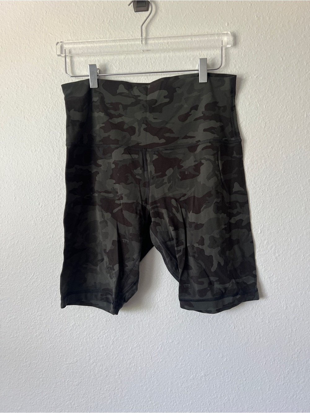 Lululemon Align Super High Rise Short *10" (Incognito Camo Multi Gator Green) 14 - Picture 3 of 4